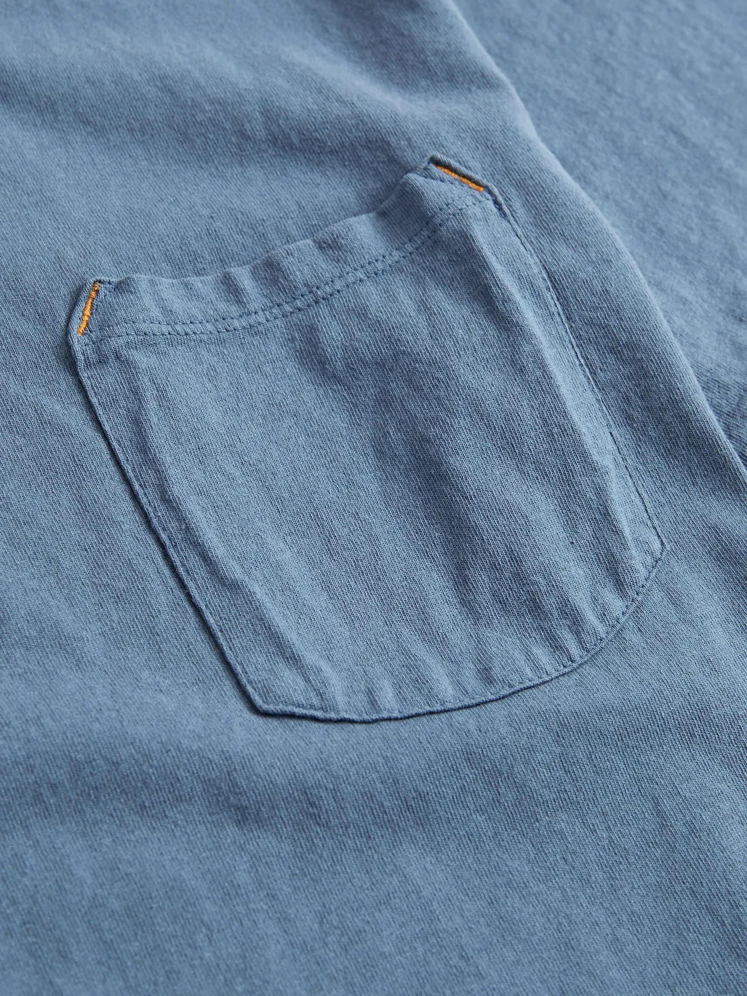 9oz Pocket T-Shirt in Faded Blue