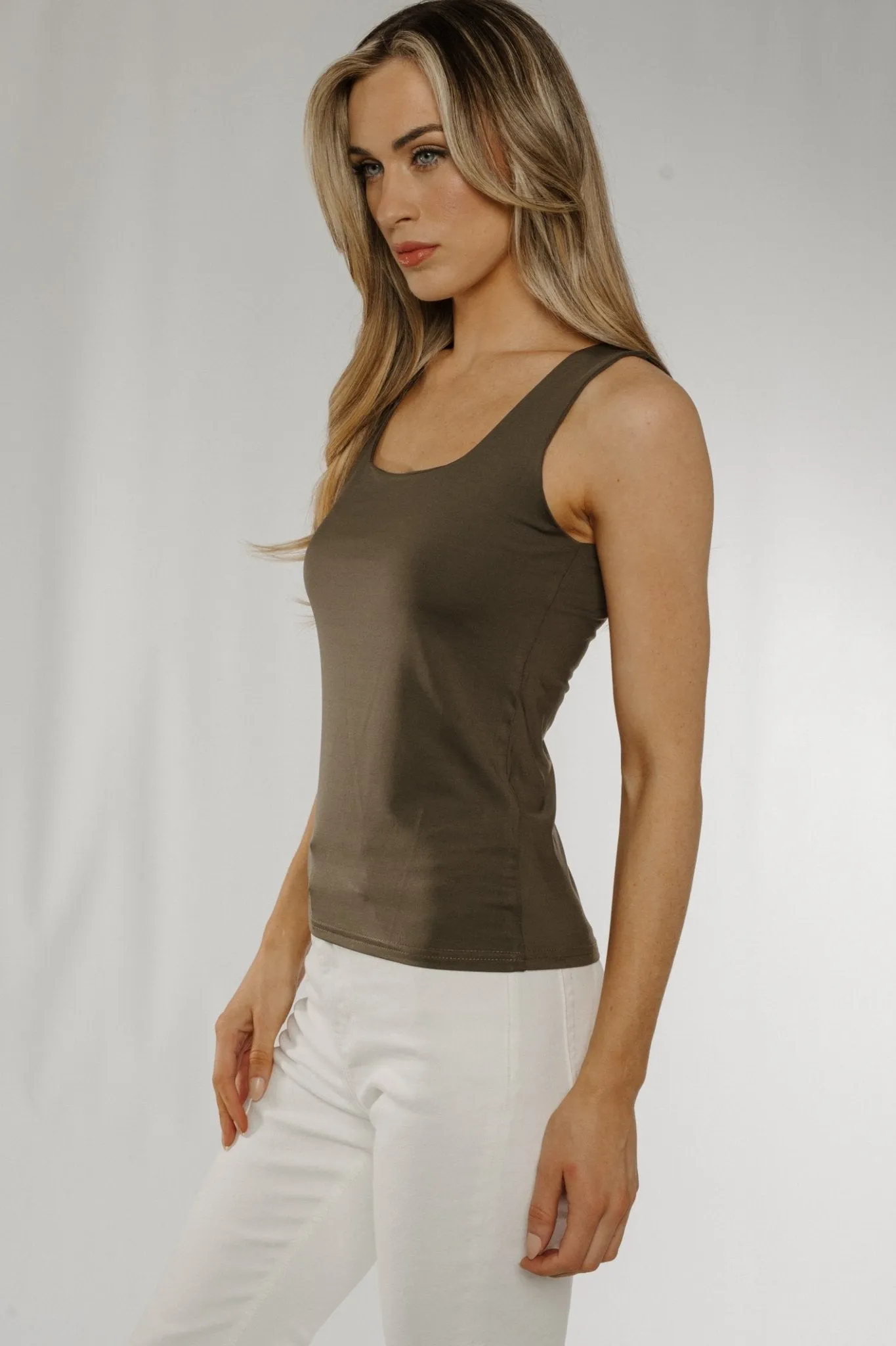 Ally Vest Top In Khaki