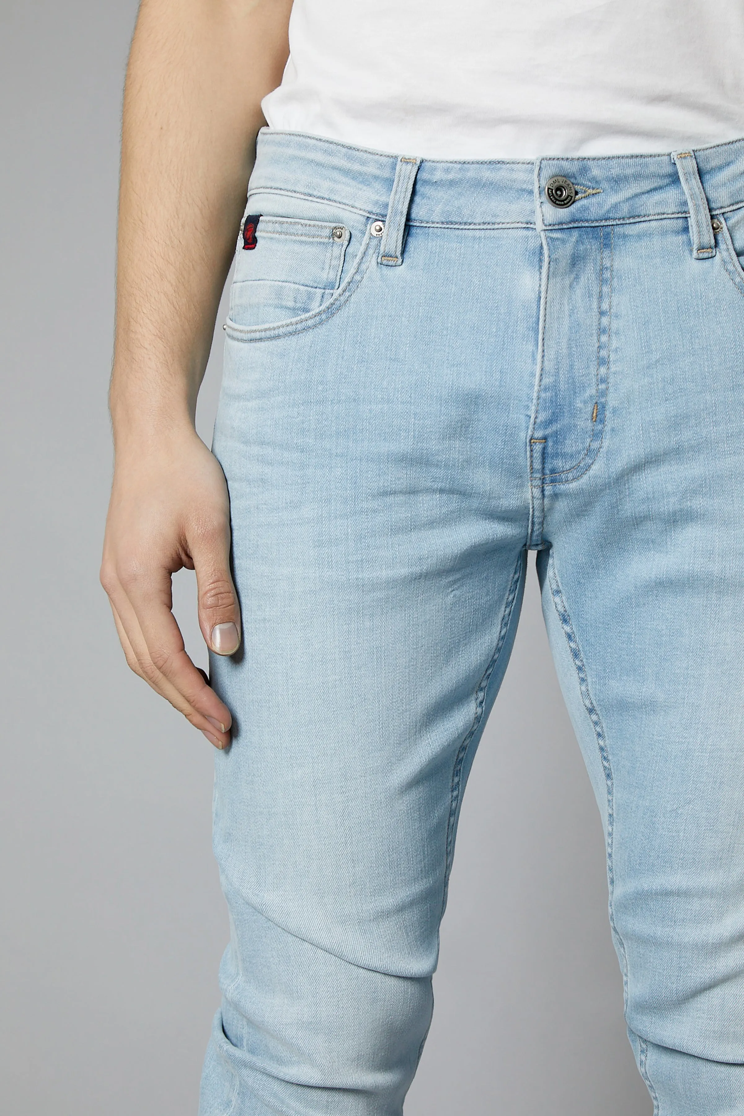 Dakota Slim Fit Jeans In Sky Blue