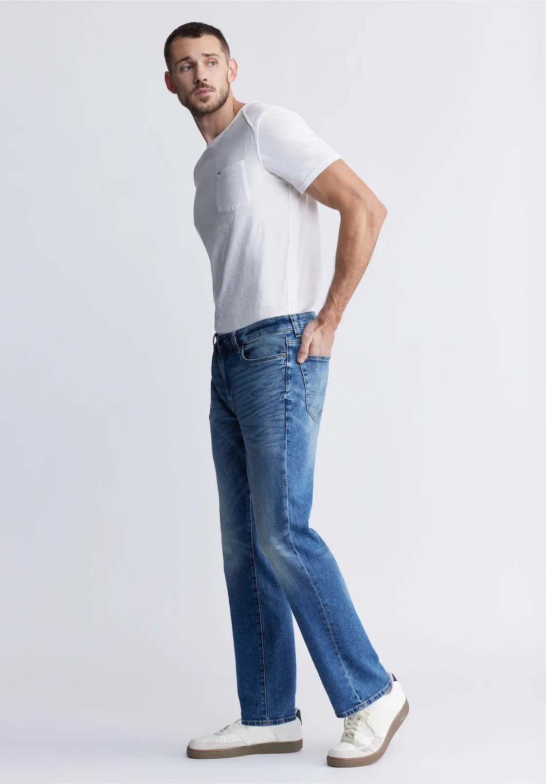 Relaxed Straight Driven Men's Jeans in Heavily Sanded Wash - BM22986