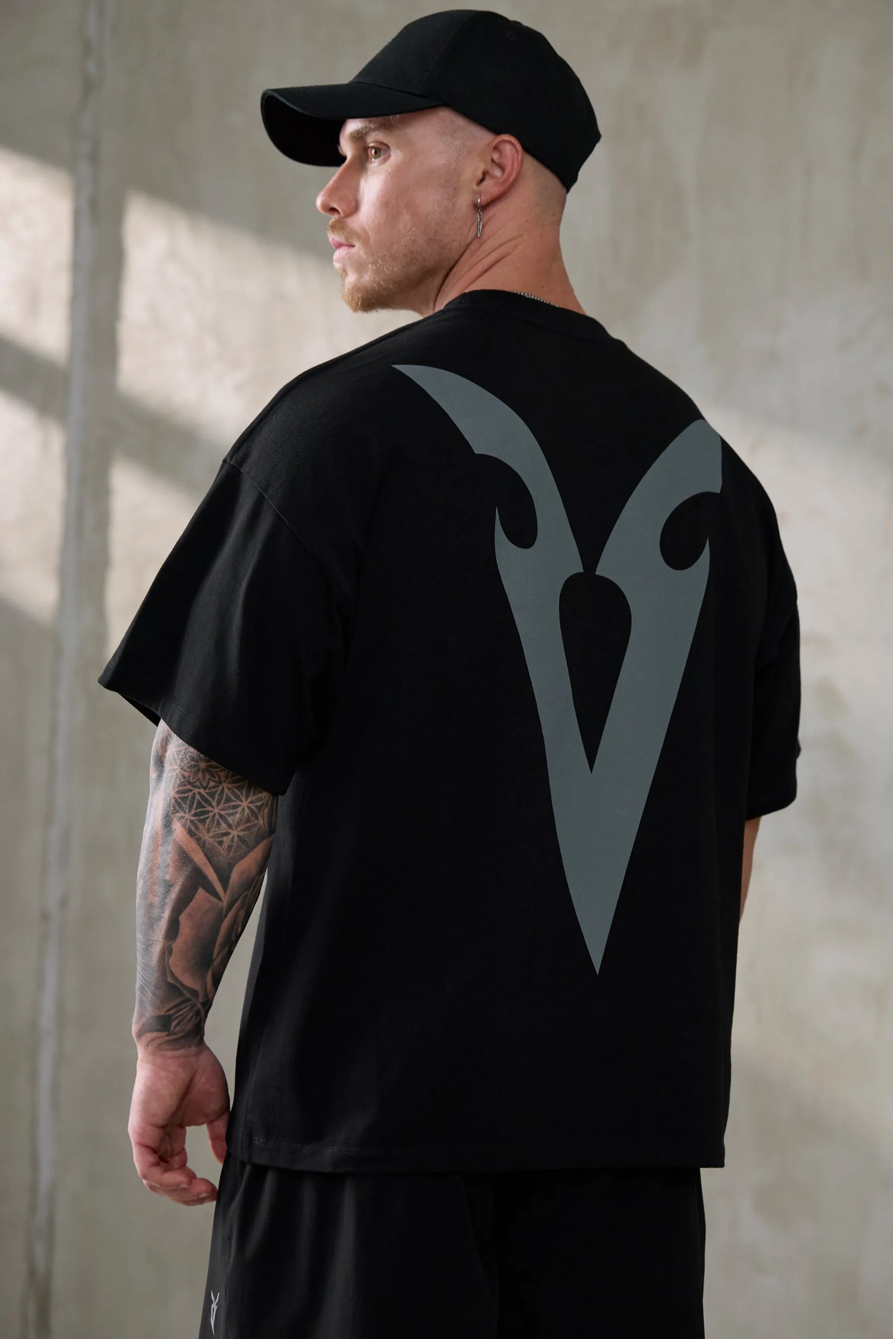 V_LYFE370 V GRAPHIC BOXY T-SHIRT - Black